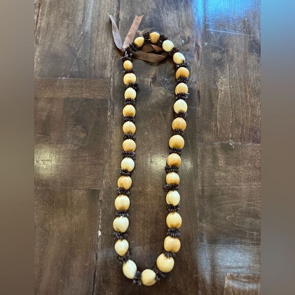 Authentic kukui nuts - set of 2 - Picture 5 of 5